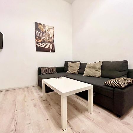 Old Town - Ultra Central Apartment Бухарест Экстерьер фото