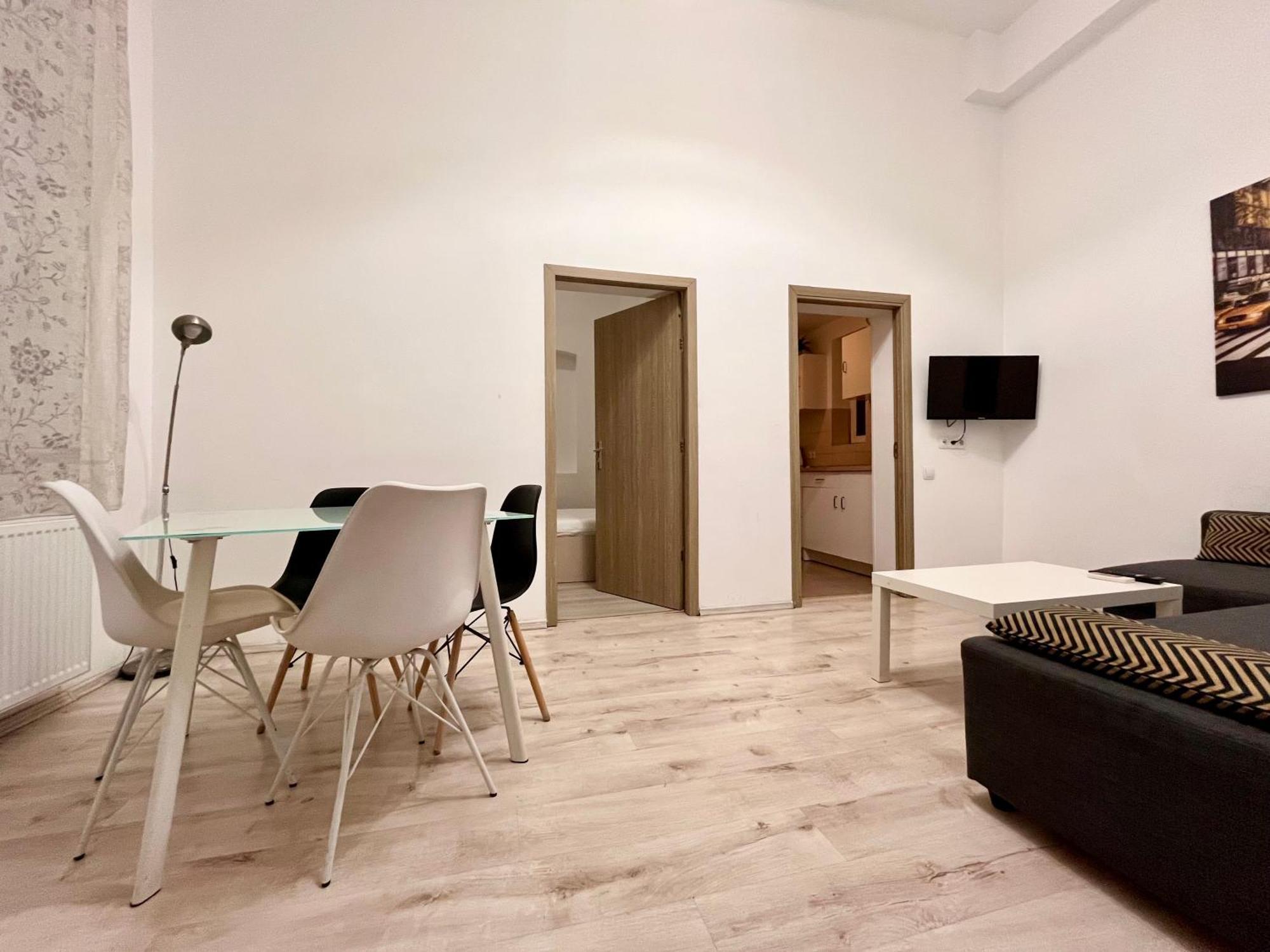 Old Town - Ultra Central Apartment Бухарест Экстерьер фото