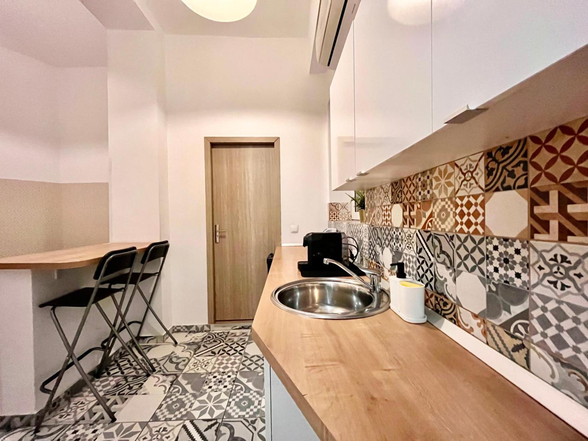 Old Town - Ultra Central Apartment Бухарест Экстерьер фото